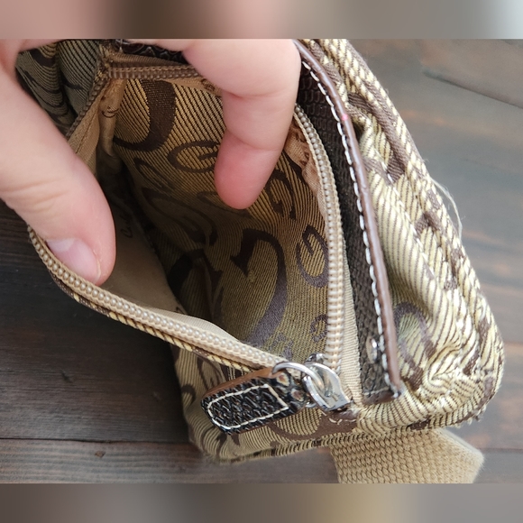 Vintage Y2K Guess Belt Bag - Picture 4 of 16